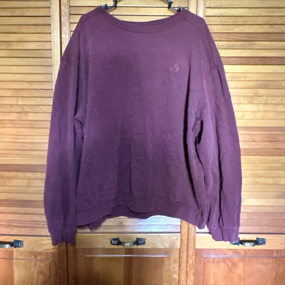 Classic Crewneck Sweater in Wine - Unbranded